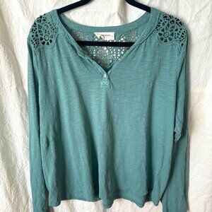 Pretty Lucky Brand L/S with Crochet Detail Size XL